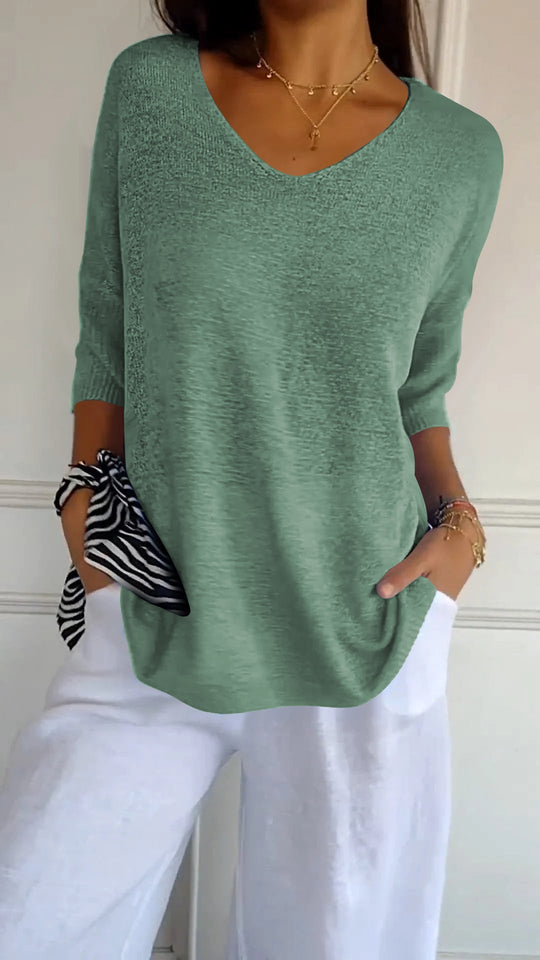 Deborah - Solid color knit top with V-neckline