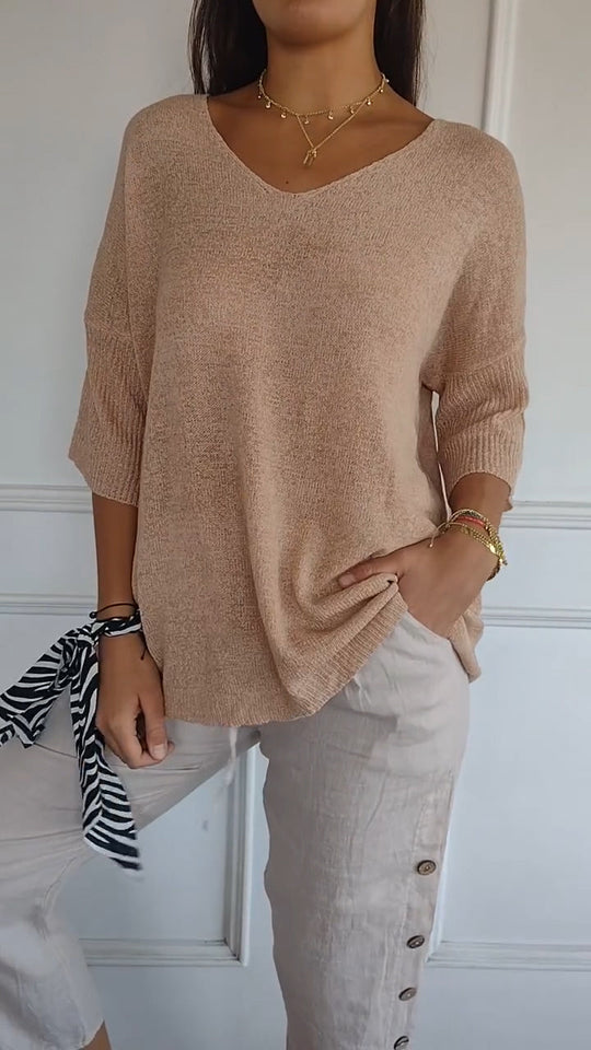 Deborah - Solid color knit top with V-neckline